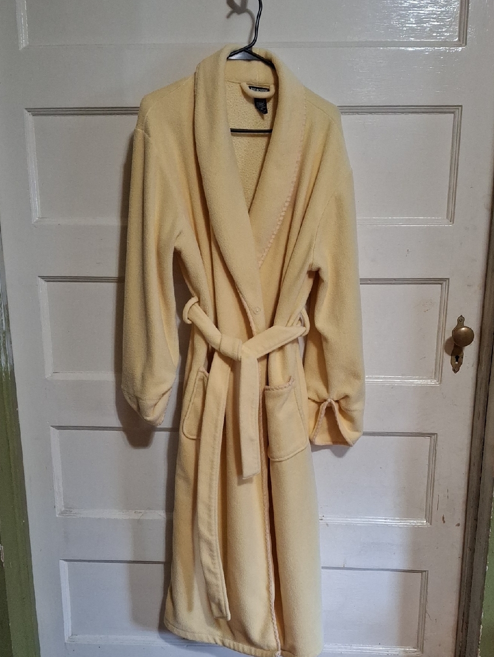 Joe Boxer Light Yellow Fleece Shawl-Collar Robe with Belt (Mis140)